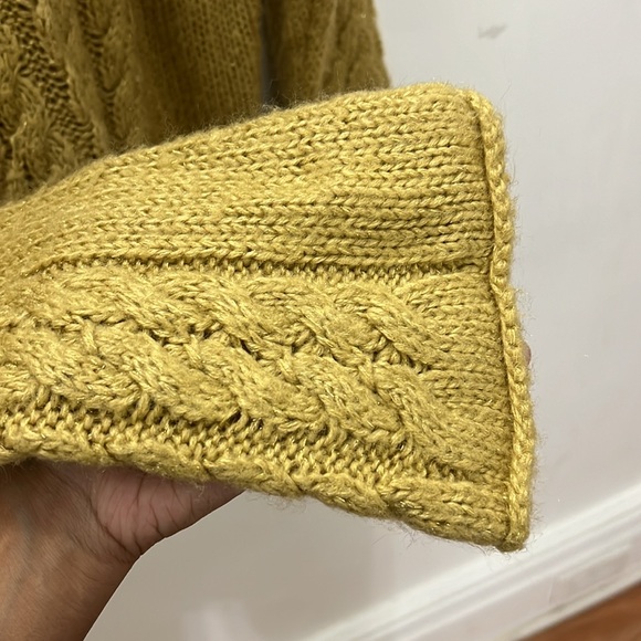 Chunky Knit Sweater - Picture 4 of 9